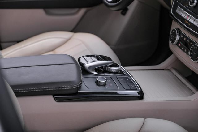 Vehicle image 20 of 53