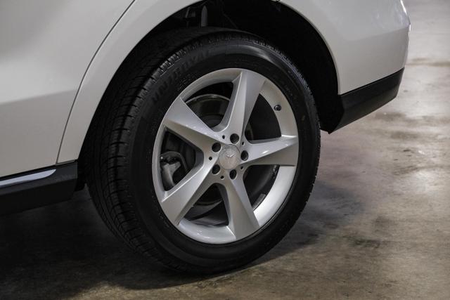 Vehicle image 51 of 53