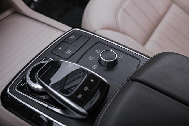 Vehicle image 21 of 53