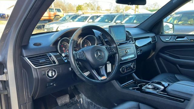 Vehicle image 9 of 46