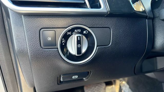 Vehicle image 14 of 46