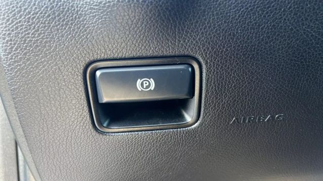 Vehicle image 15 of 46