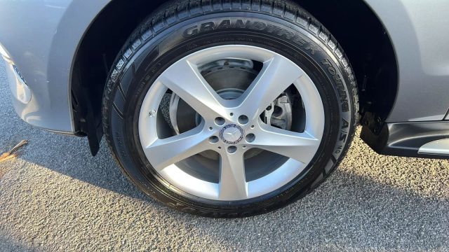 Vehicle image 43 of 46