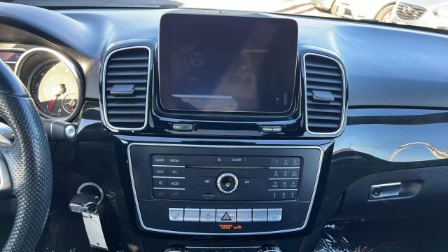 Vehicle image 21 of 46