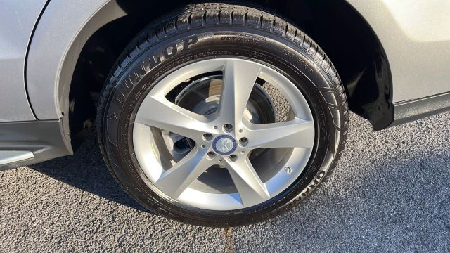 Vehicle image 44 of 46