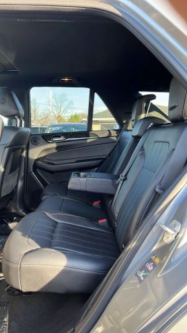 Vehicle image 31 of 46