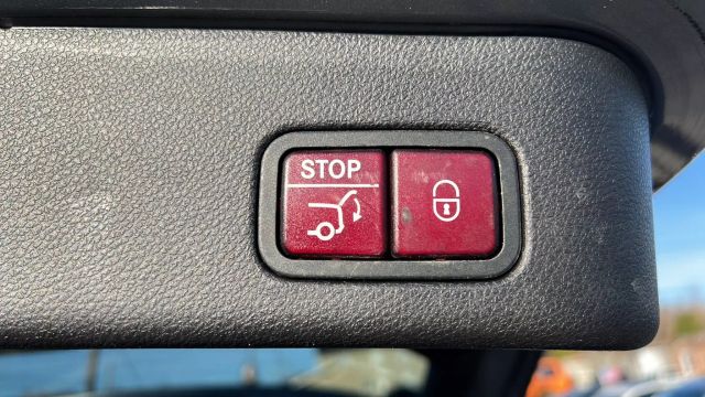 Vehicle image 34 of 46