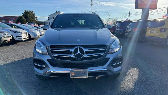 Vehicle image 2 of 46