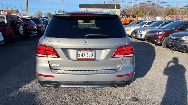Vehicle image 6 of 46