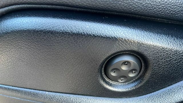 Vehicle image 16 of 46