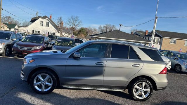 Vehicle image 7 of 46