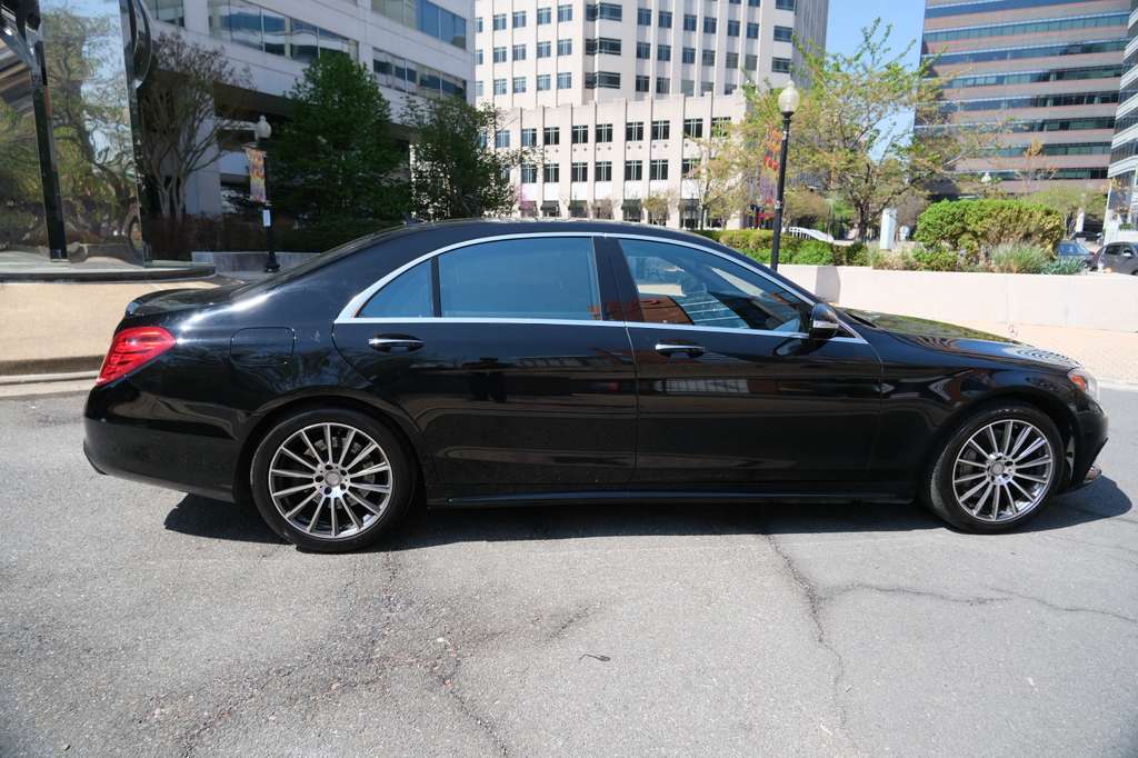 2016 Mercedes-Benz S-Class 550 Image 3 of 39