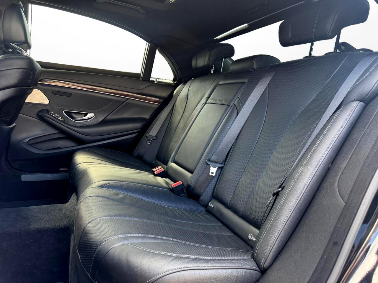 Vehicle image 25 of 29