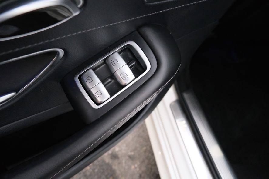 Vehicle image 23 of 51