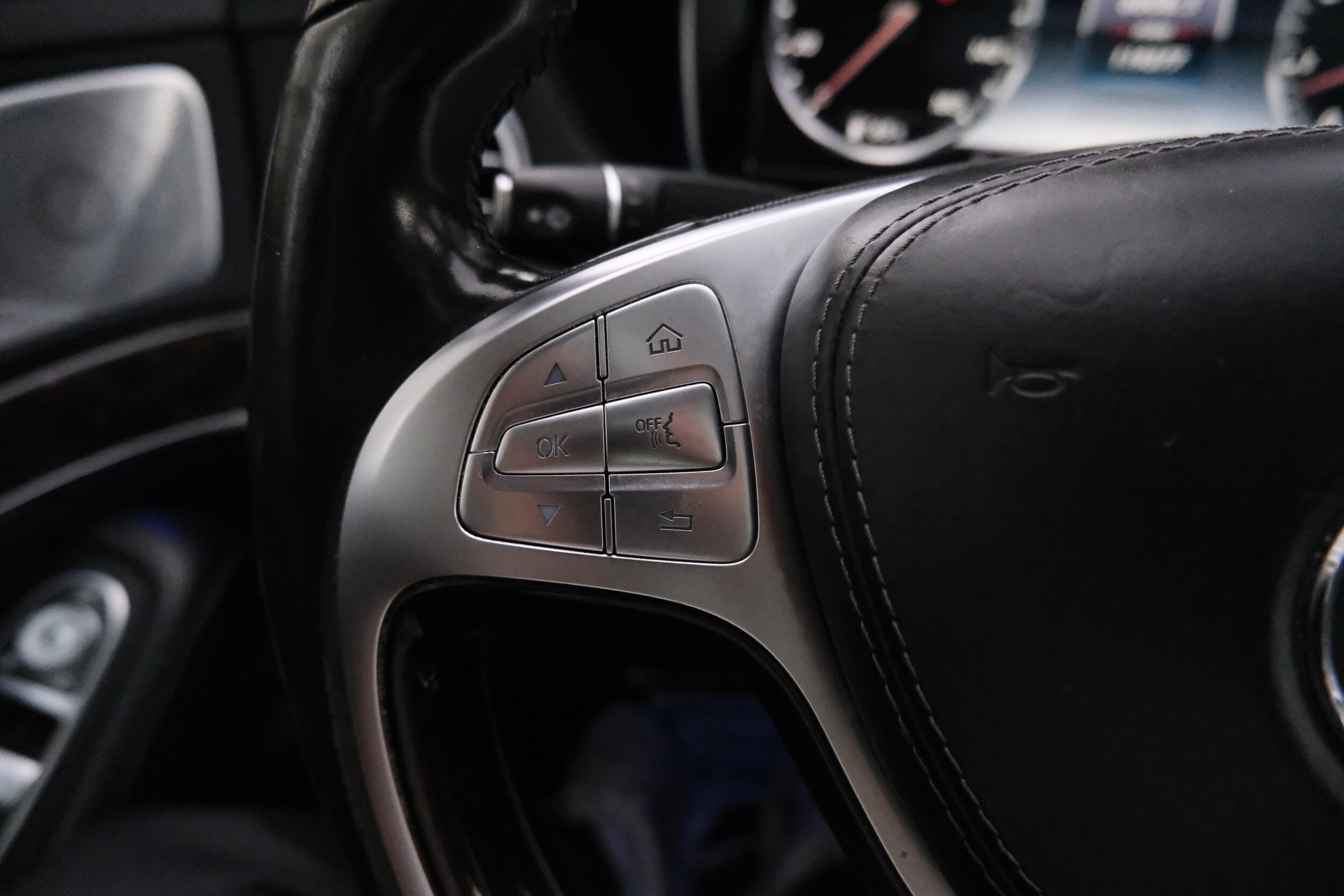 Vehicle image 45 of 51