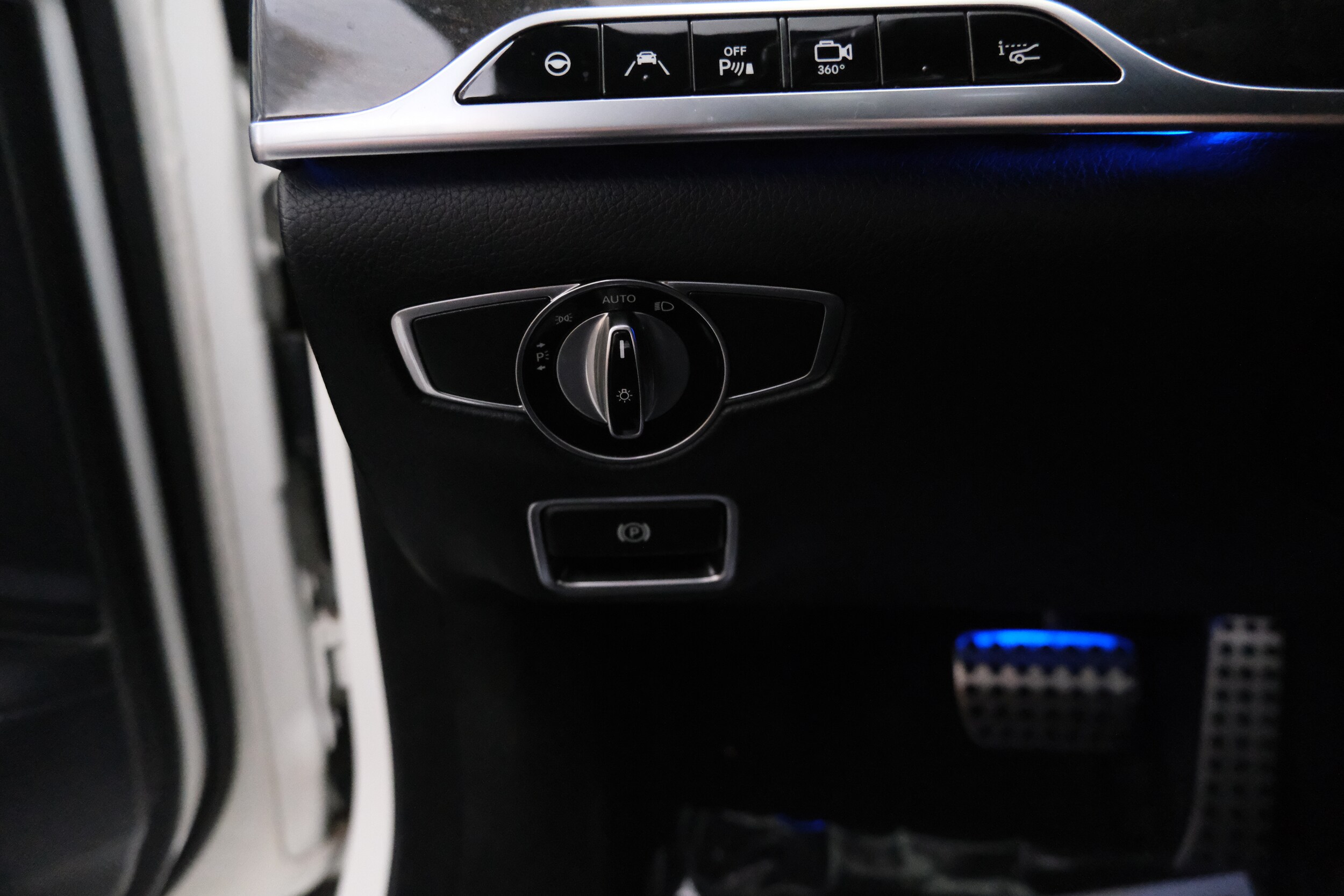 Vehicle image 44 of 51