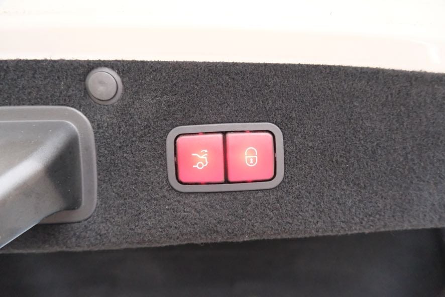 Vehicle image 11 of 51
