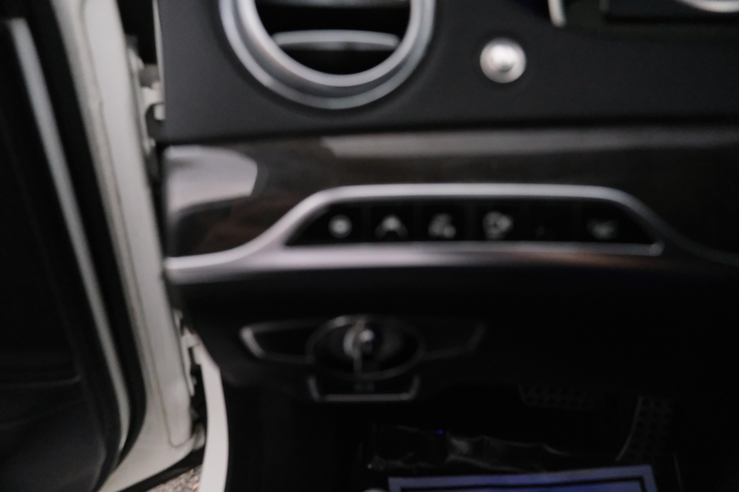 Vehicle image 42 of 51