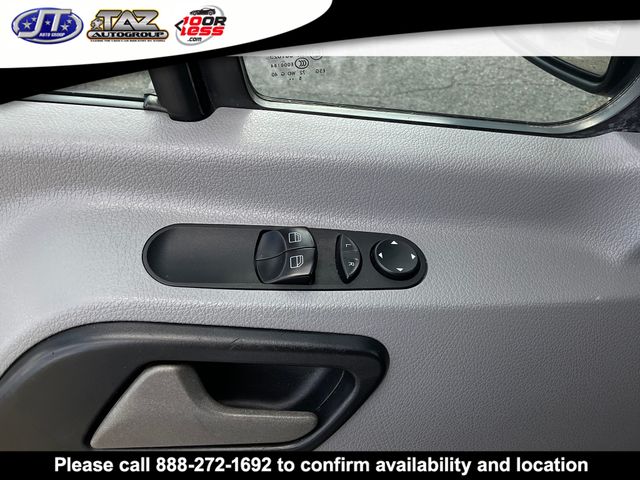 Vehicle image 11 of 23