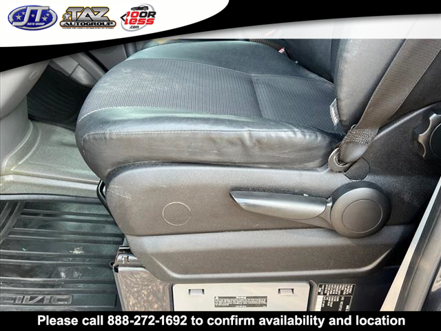 Vehicle image 13 of 20