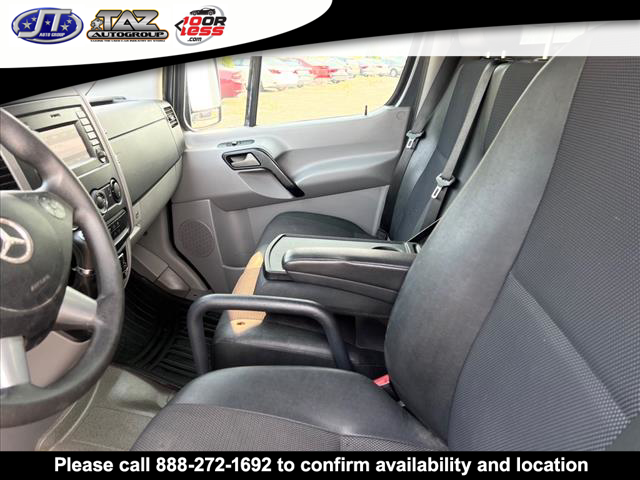 Vehicle image 11 of 20