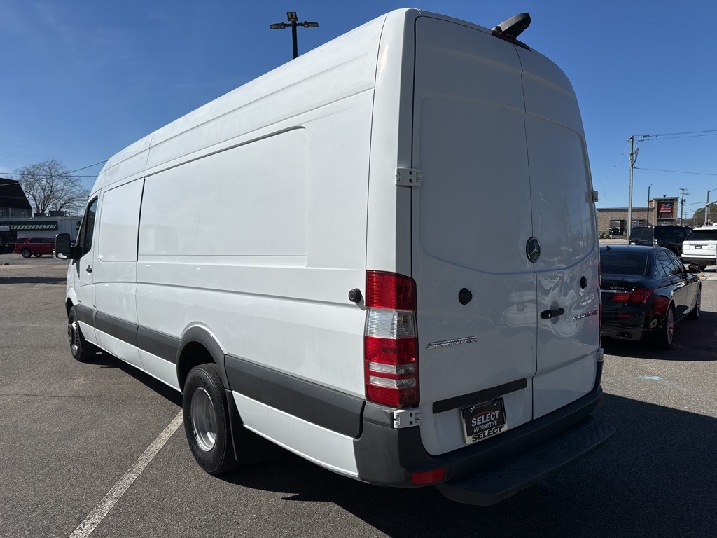 Vehicle image 4 of 16