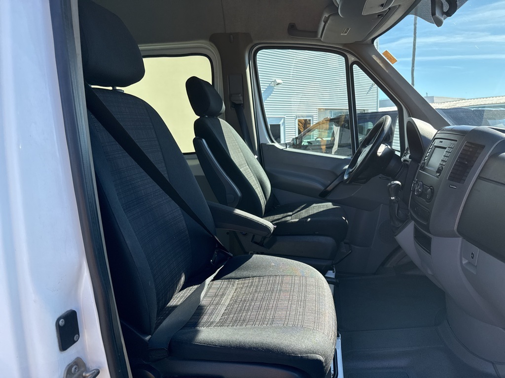 Vehicle image 15 of 16