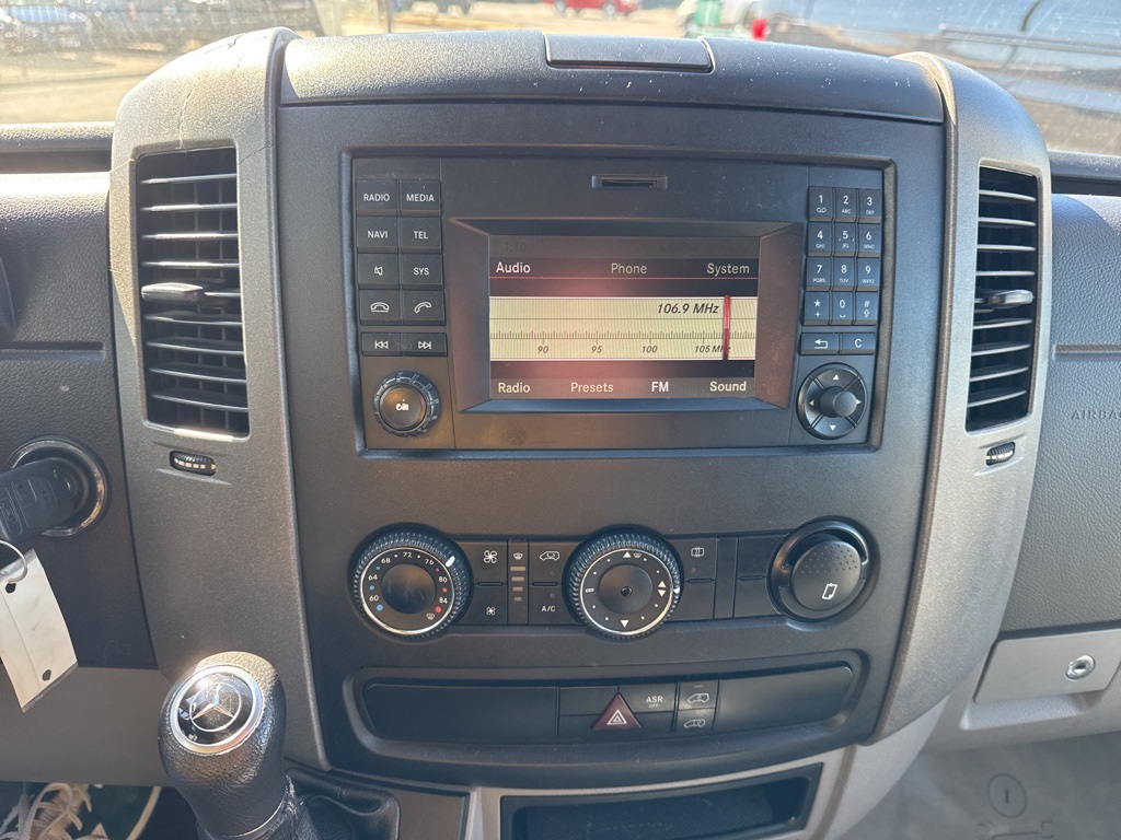 Vehicle image 10 of 16