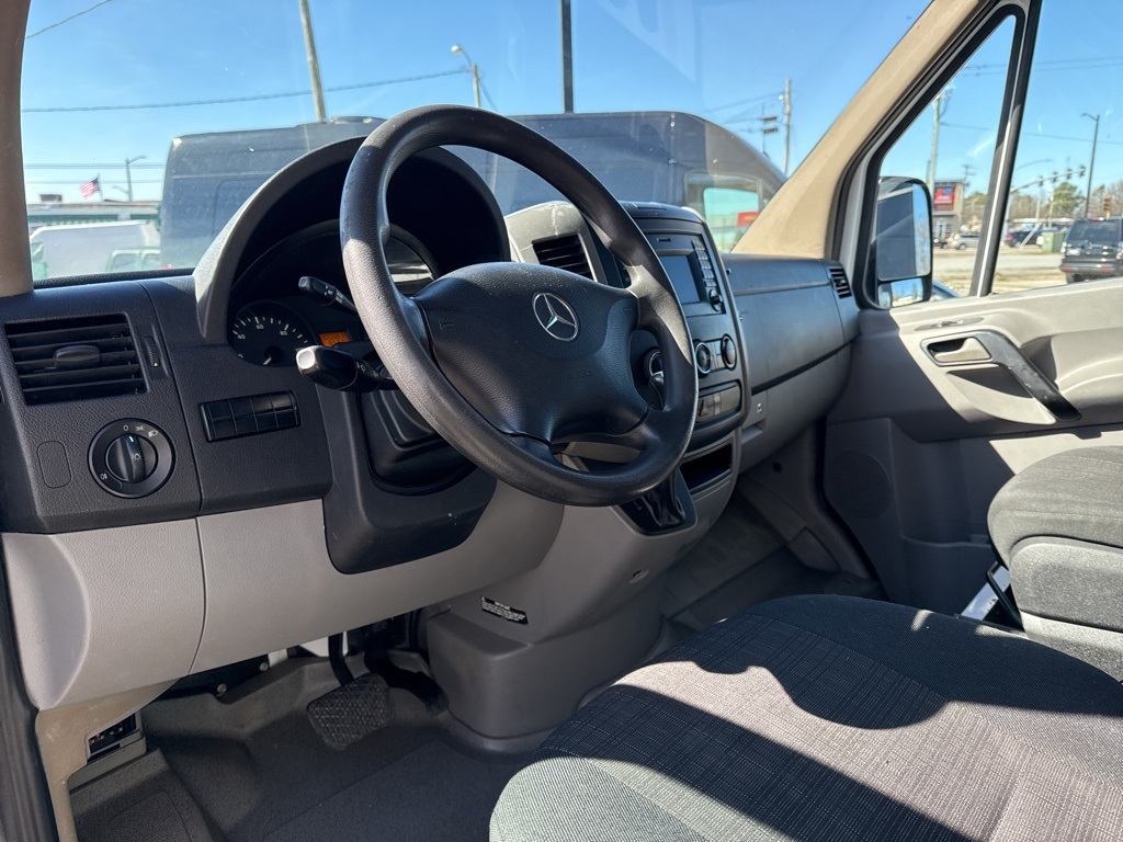 Vehicle image 7 of 16