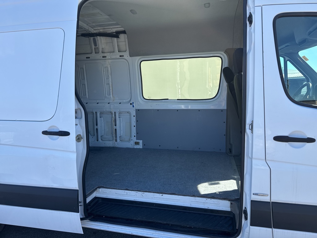 Vehicle image 12 of 16