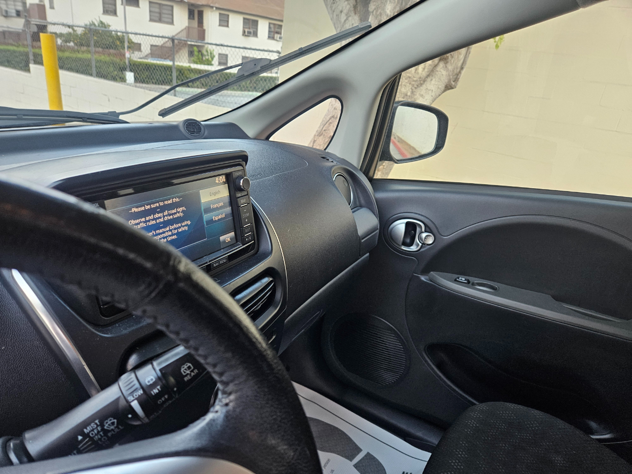 Vehicle image 17 of 24