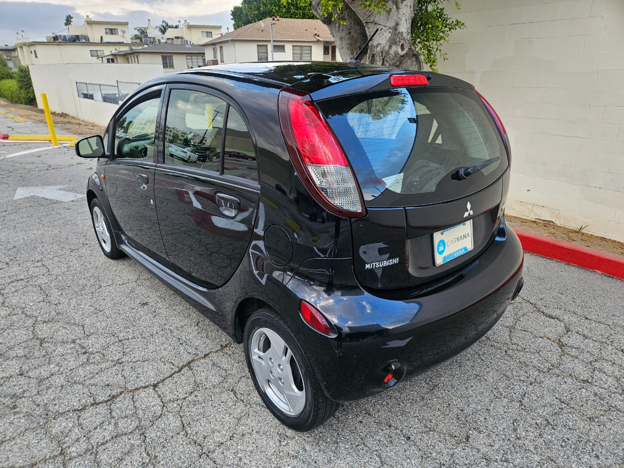 Vehicle image 8 of 24