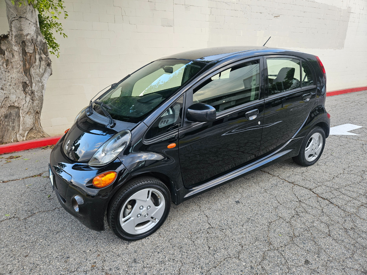 Vehicle image 3 of 24