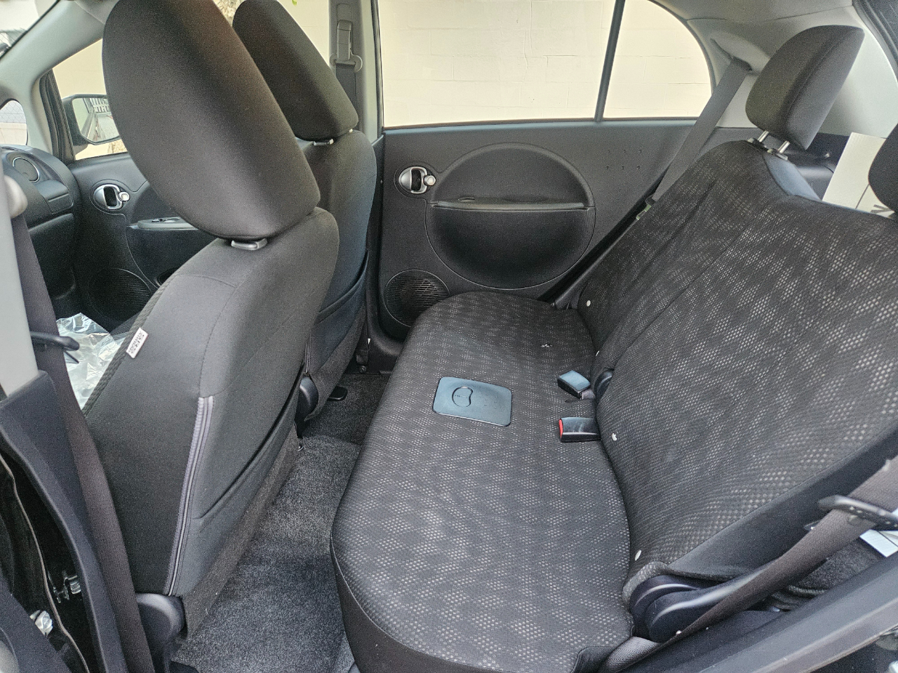 Vehicle image 21 of 24