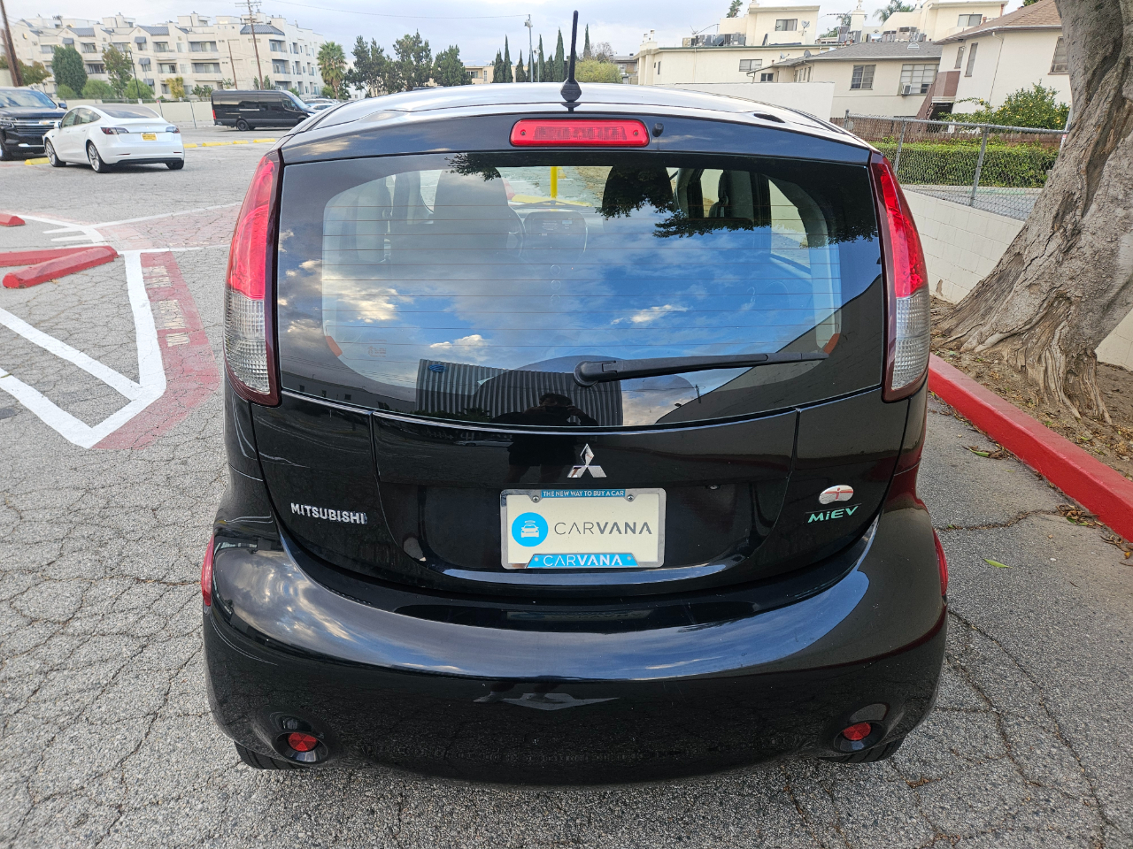 Vehicle image 10 of 24