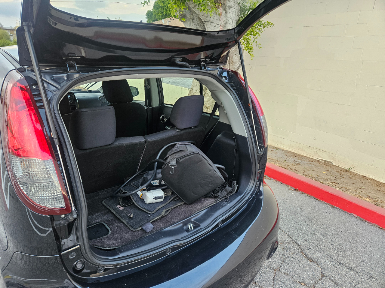 Vehicle image 22 of 24