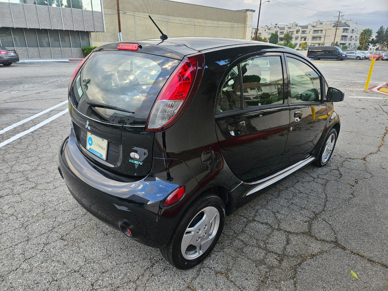 Vehicle image 7 of 24