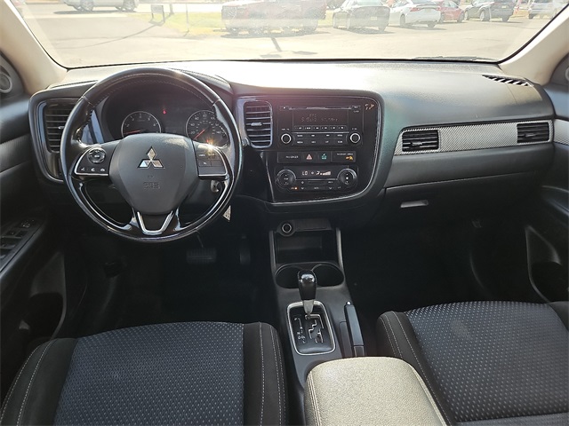 Vehicle image 17 of 25