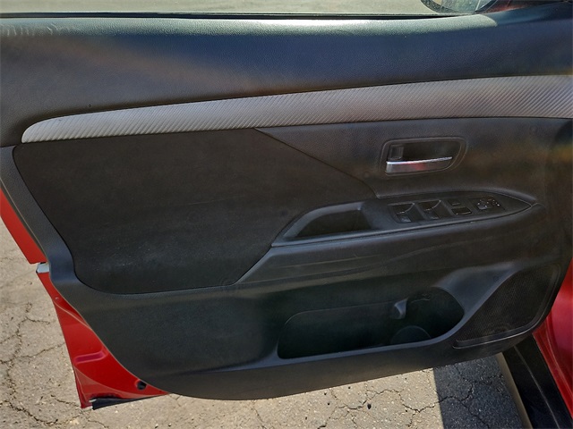 Vehicle image 22 of 25