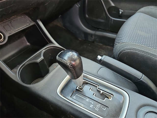 Vehicle image 21 of 25