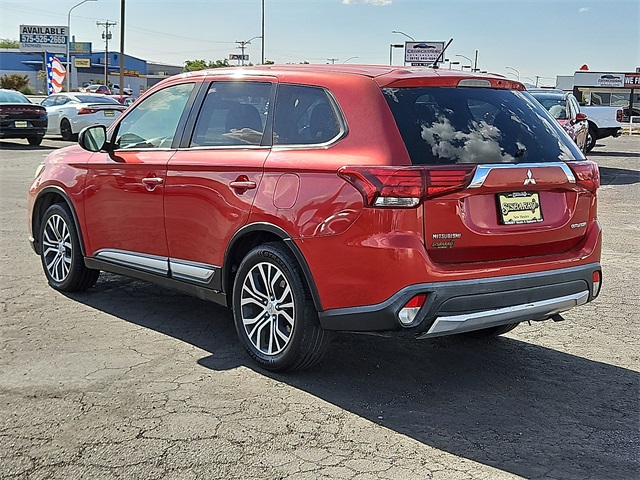 Vehicle image 10 of 25