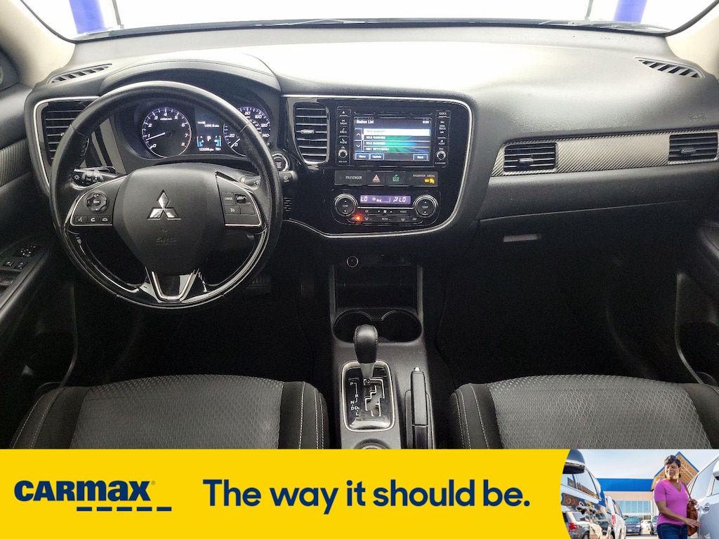 Vehicle image 11 of 26