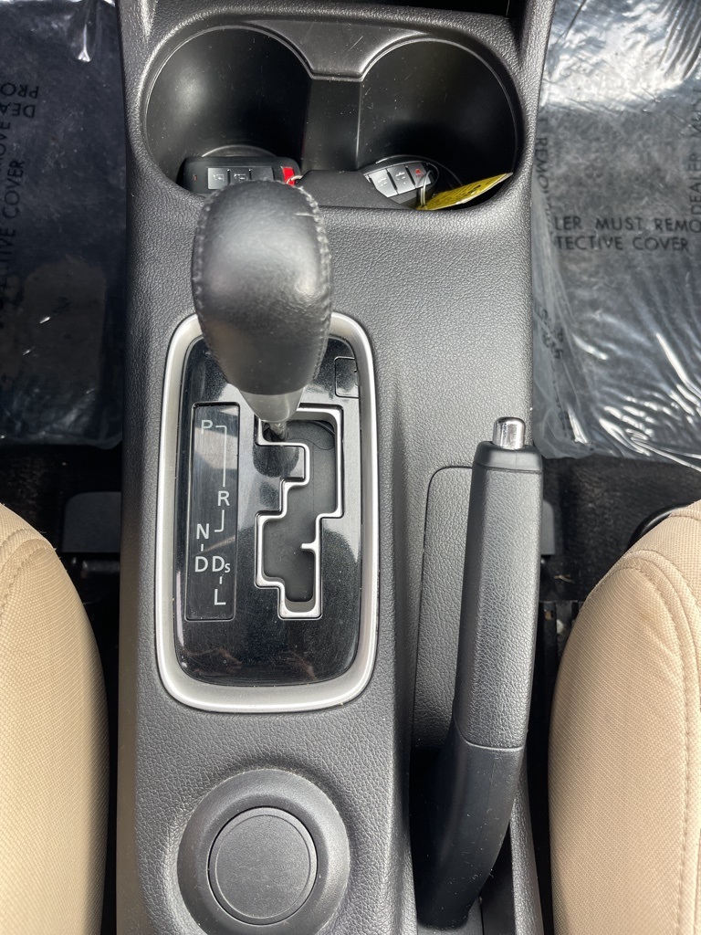 Vehicle image 24 of 32