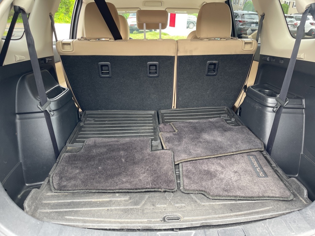 Vehicle image 13 of 32