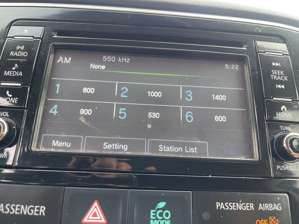 Vehicle image 27 of 32