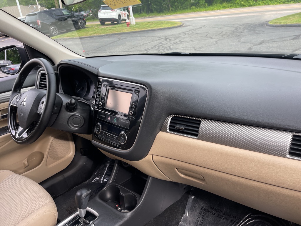 Vehicle image 20 of 32