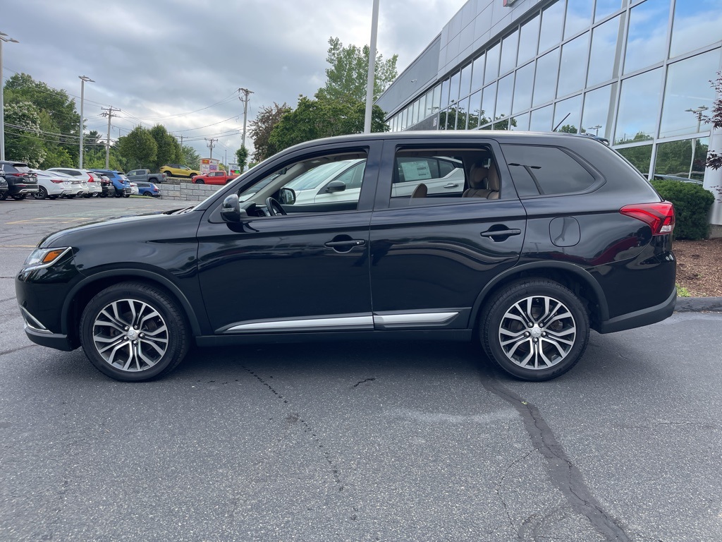 Vehicle image 7 of 32
