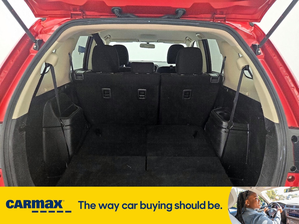 Vehicle image 10 of 29