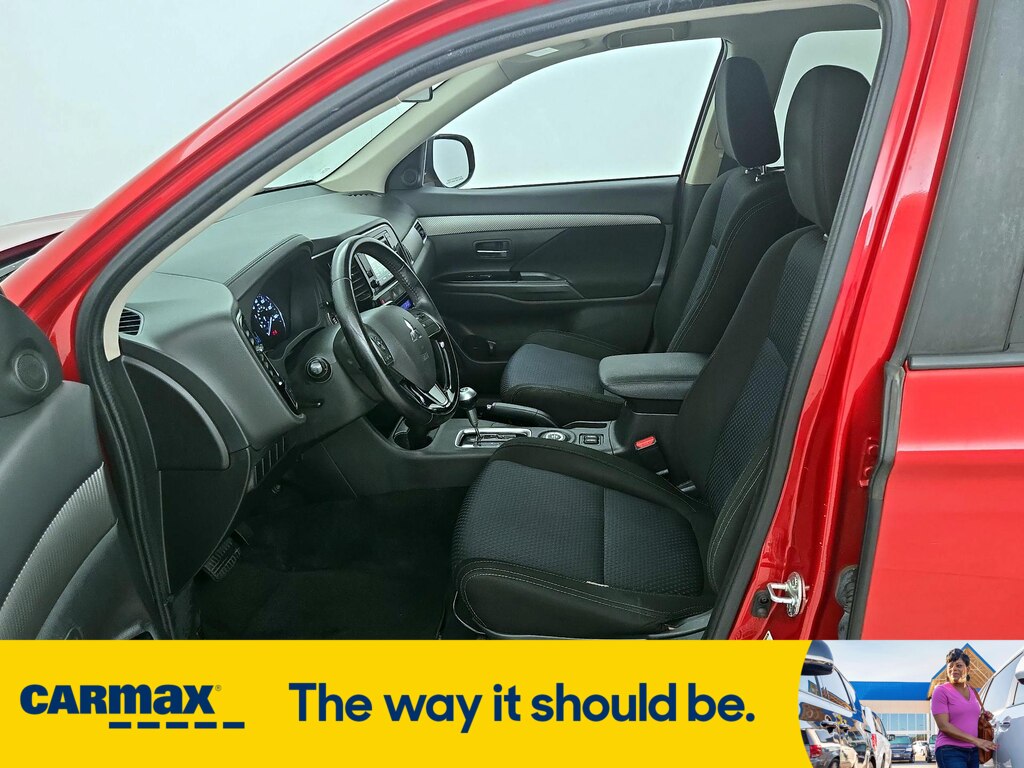 Vehicle image 13 of 29