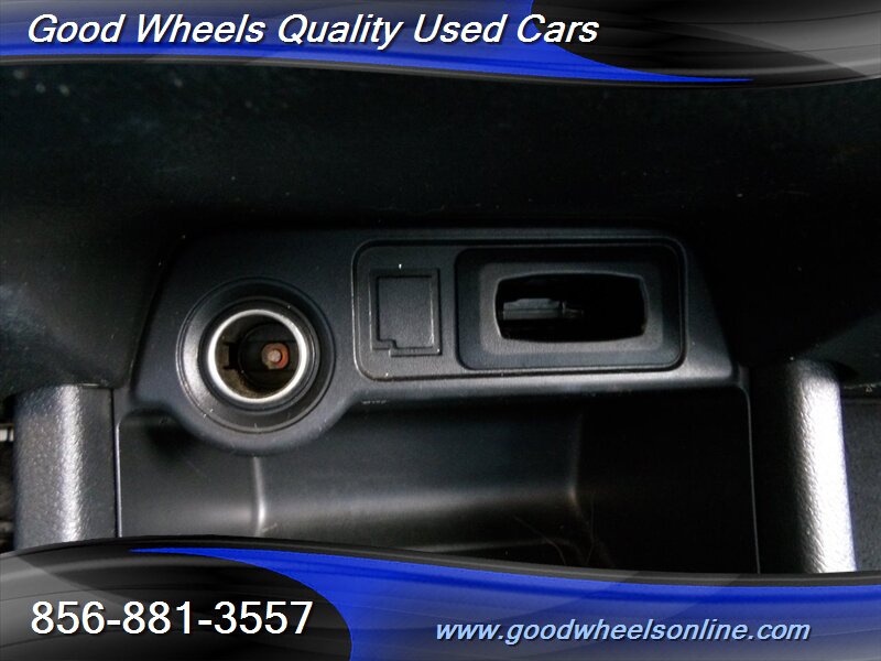 Vehicle image 28 of 33